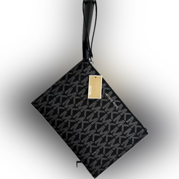 Michael Michael Kors Jet Set XL Zip Clutch Wristlet MK Signature BLK